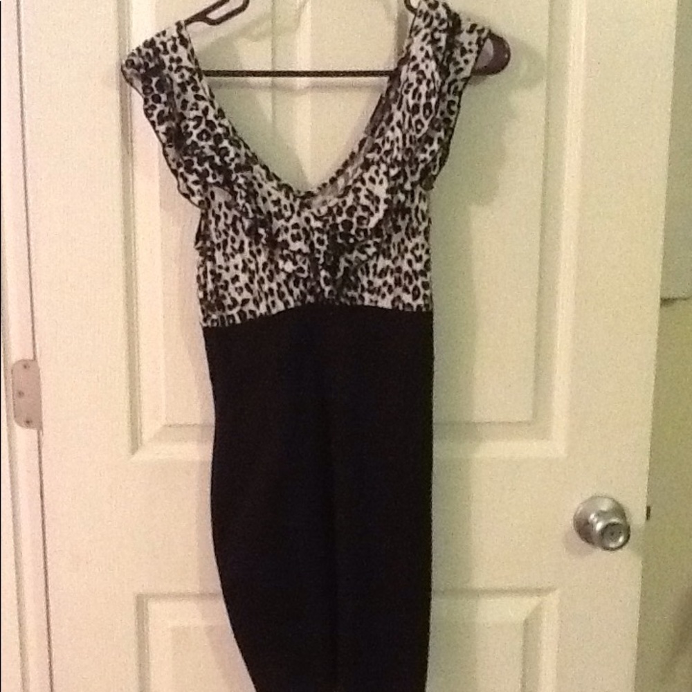 EUC Animal Print Deep V Bodycon Dress Body Central
